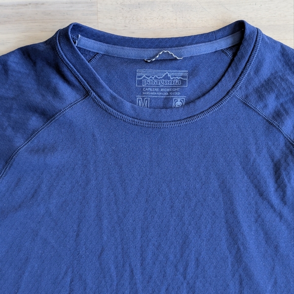 PATAGONIA Women's Capilene® Midweight Baselayer Crewneck Navy Women's Medium - Picture 2 of 6